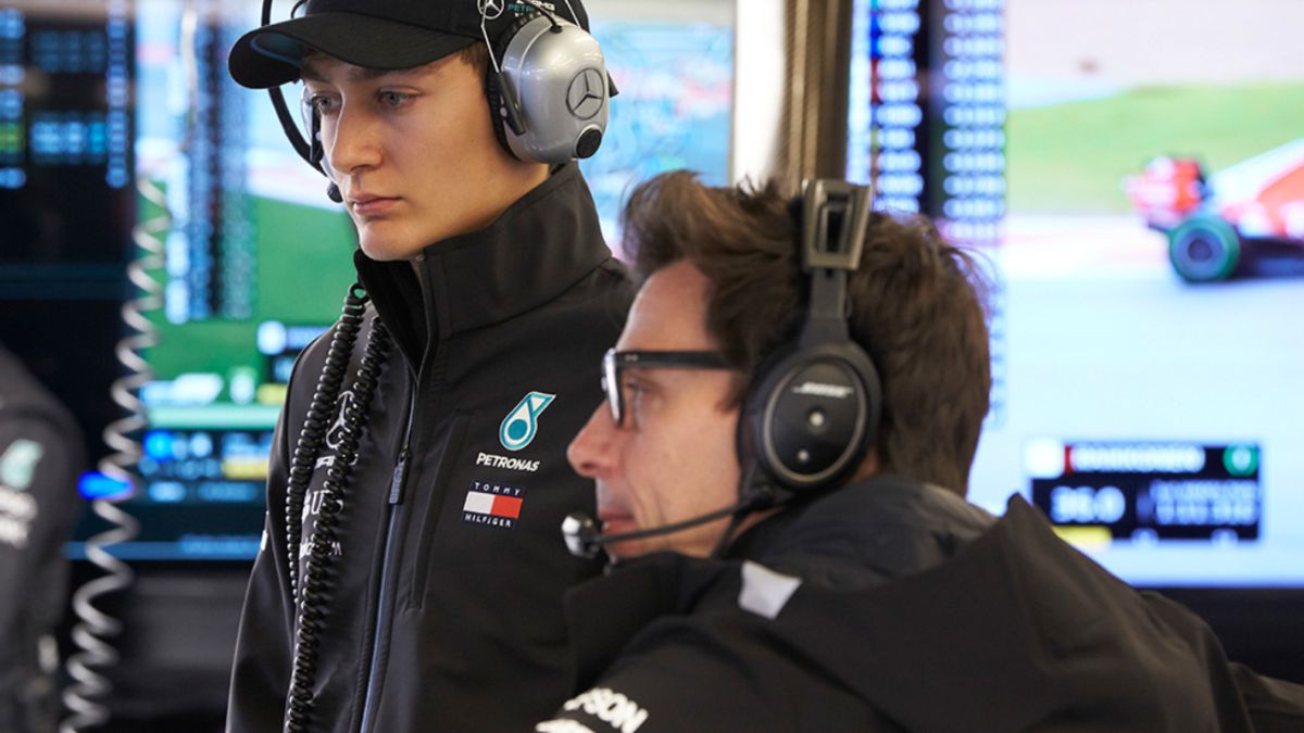 Mercedes adoctrina a Russell para evitar que Hamilton y Rosberg repitan en el garaje.