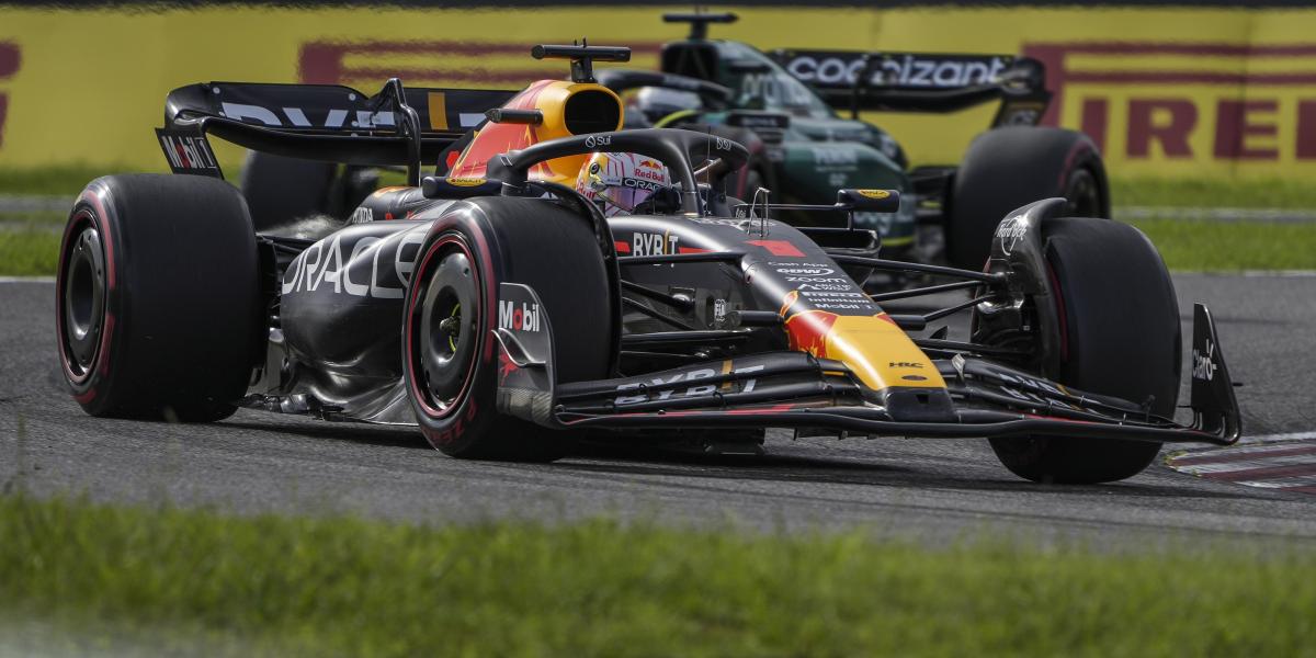 Verstappen arrasa con la pole en Japón ante los McLaren; Sainz y Alonso, lejos