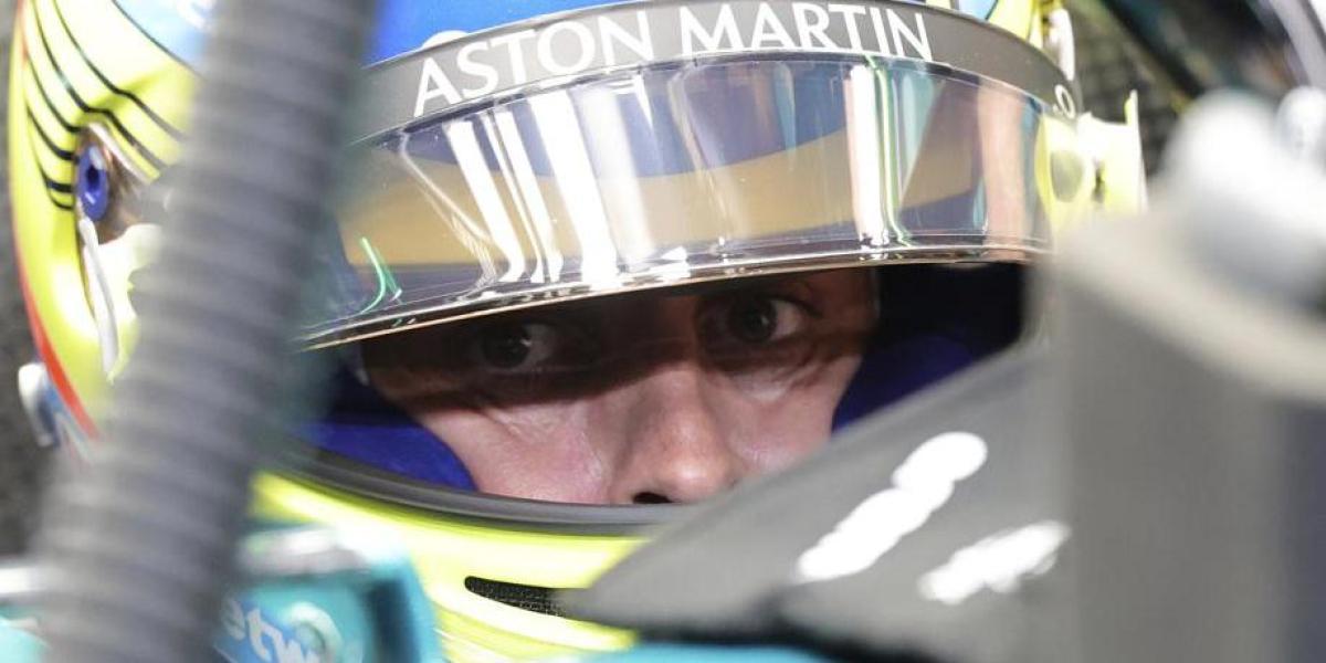 Alonso explicó que utilizó a Hamilton para ganar una décima de segundo en la...