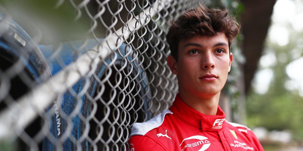Oliver Behrman, el piloto de Ferrari que sucedió a Sainz en hacer historia en...