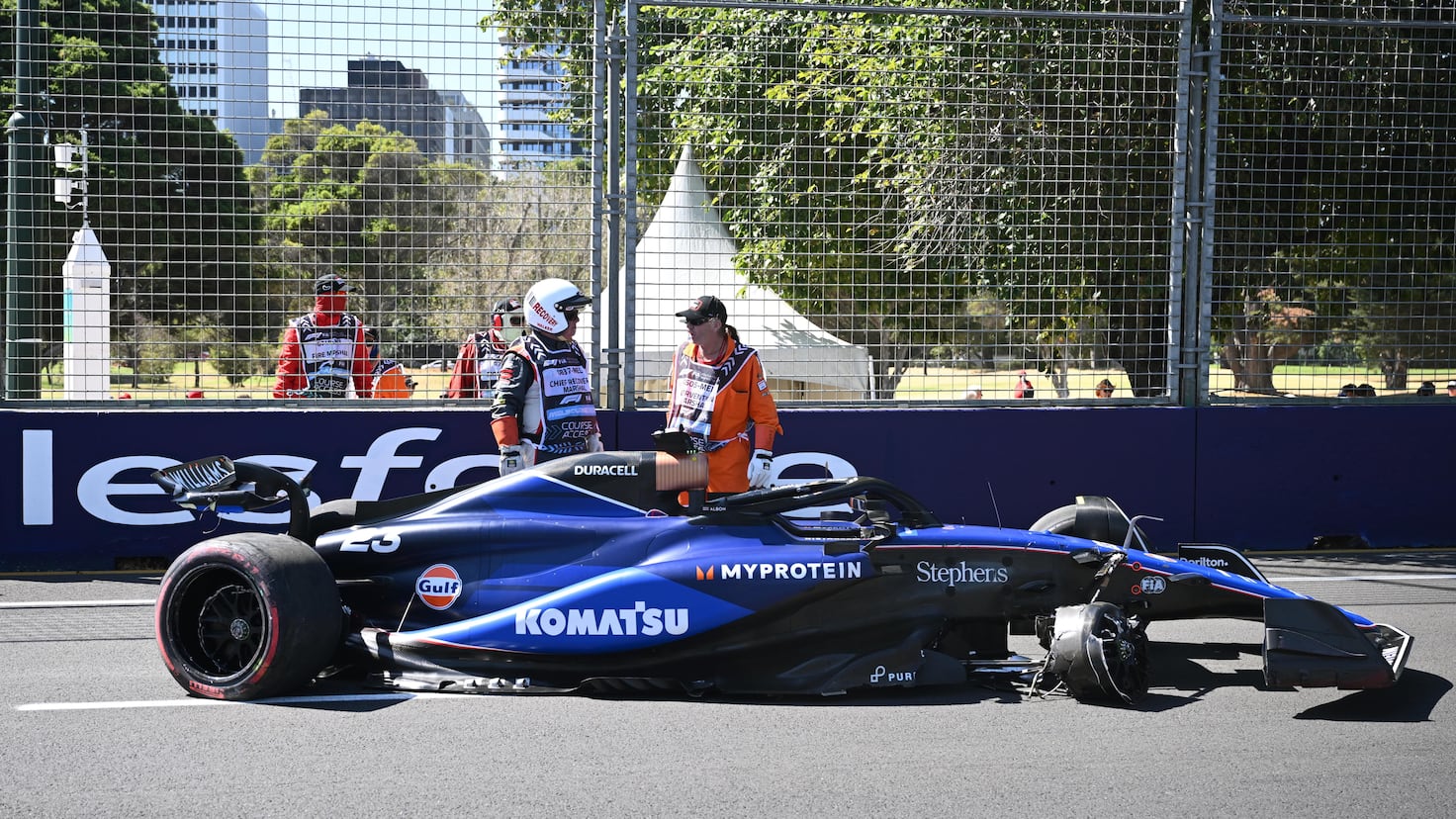 Albon destroza su Williams y saca a su compañero del gran premio, algo sin...