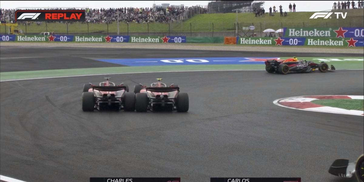 Primeros chispazos en Ferrari: Leclerc se queja de la defensa de Sainz.