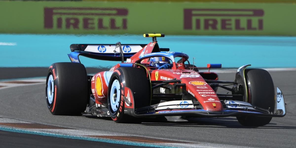 El español de Ferrari acaba cuarto tras una trifulca transfronteriza con Oscar Piastri.