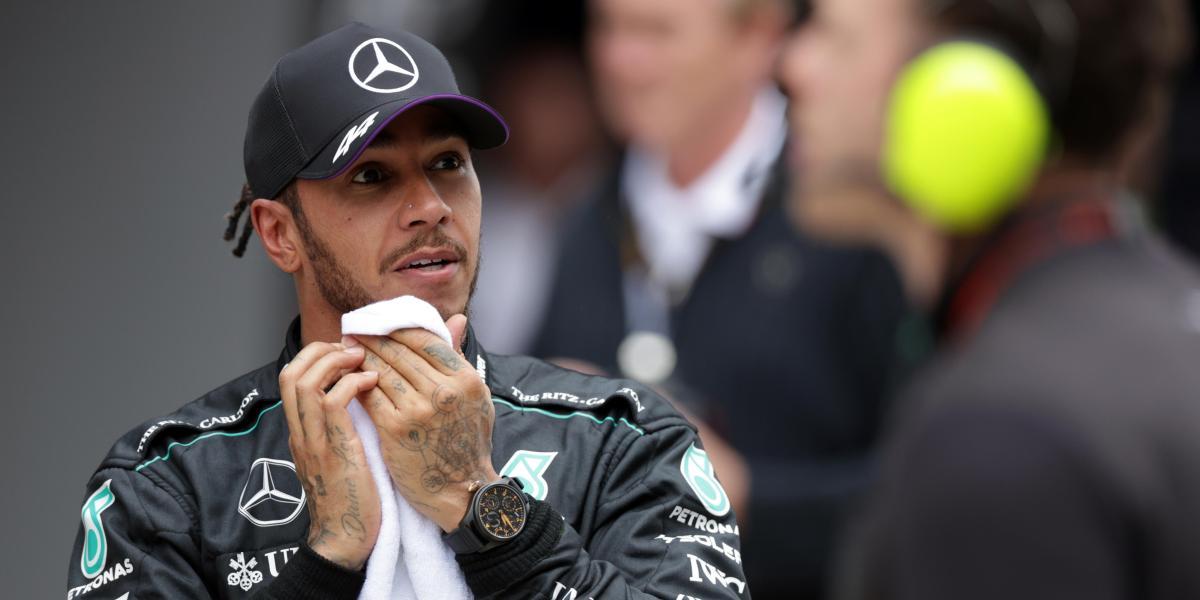 Página web oficial: doble fuga de cerebros de Mercedes a Ferrari, junto con Hamilton.