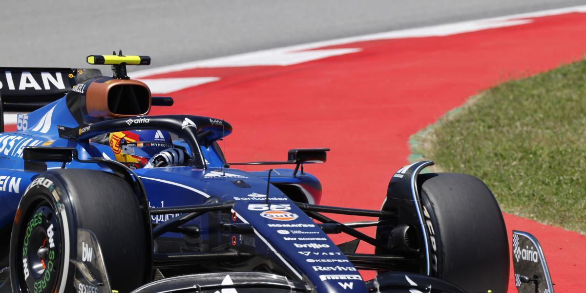 Carlos Sainz se rinde al pesimismo en Barcelona.