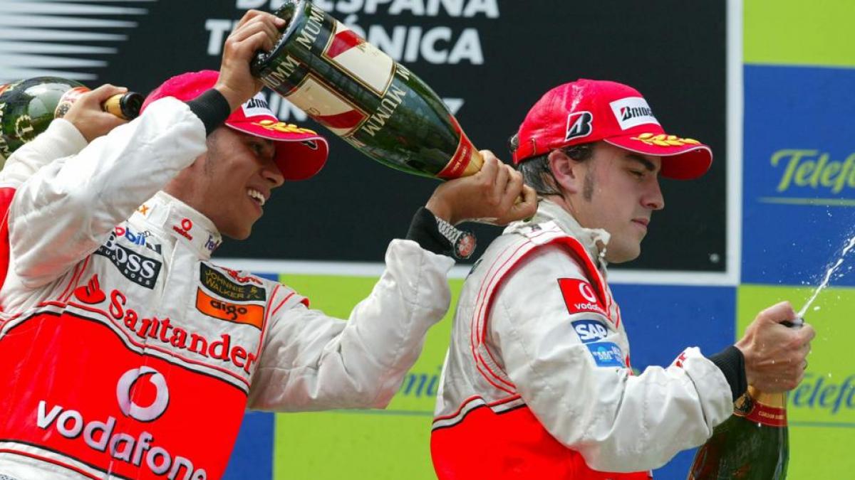 Hamilton envía un mensaje gratuito a Alonso aludiendo al polémico 27: \