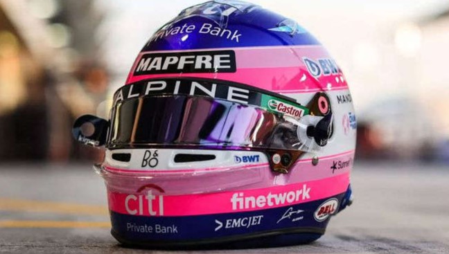 El casco rosa de Alonso